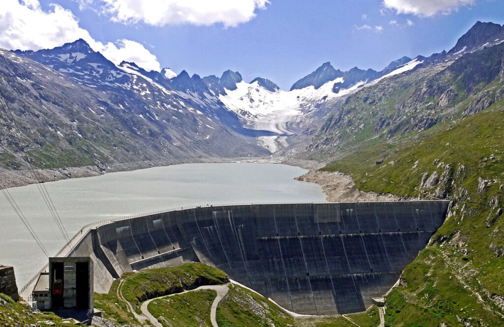 Der Schweiz droht ein Blackout. Ausbau erneuerbarer Energien stagniert. Regierung und Stromversorger streiten sich darüber wer für die Versorgungsicherheit verantwortlich ist