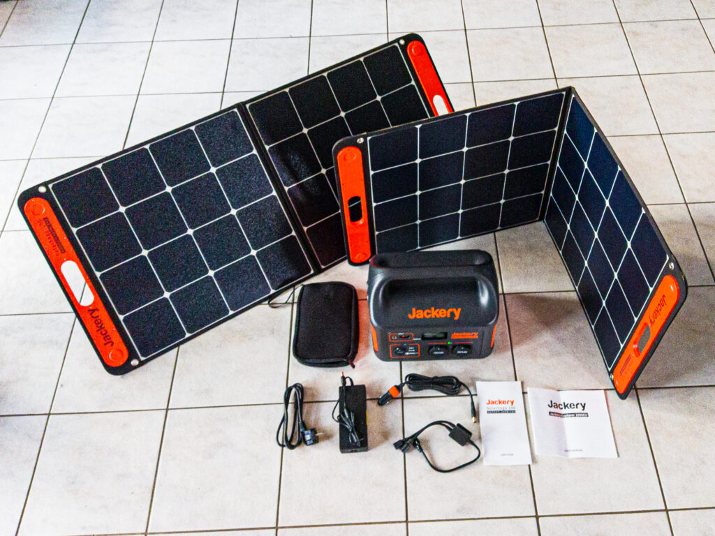 Powerstation mit Solarmodul: Jackery Solargenerator 1000. Wir haben getestet ob sich die Powerstation von Jackery für einen Blackout eignet.