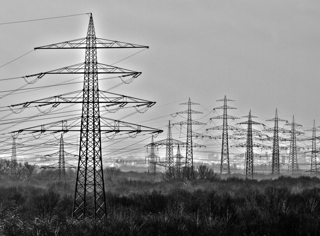 EU will Ukraine mit europäischem Stromnetz koppeln. Synchronisierung ist technisch anspruchsvoll. Gefahr eines Blackouts steigt.
