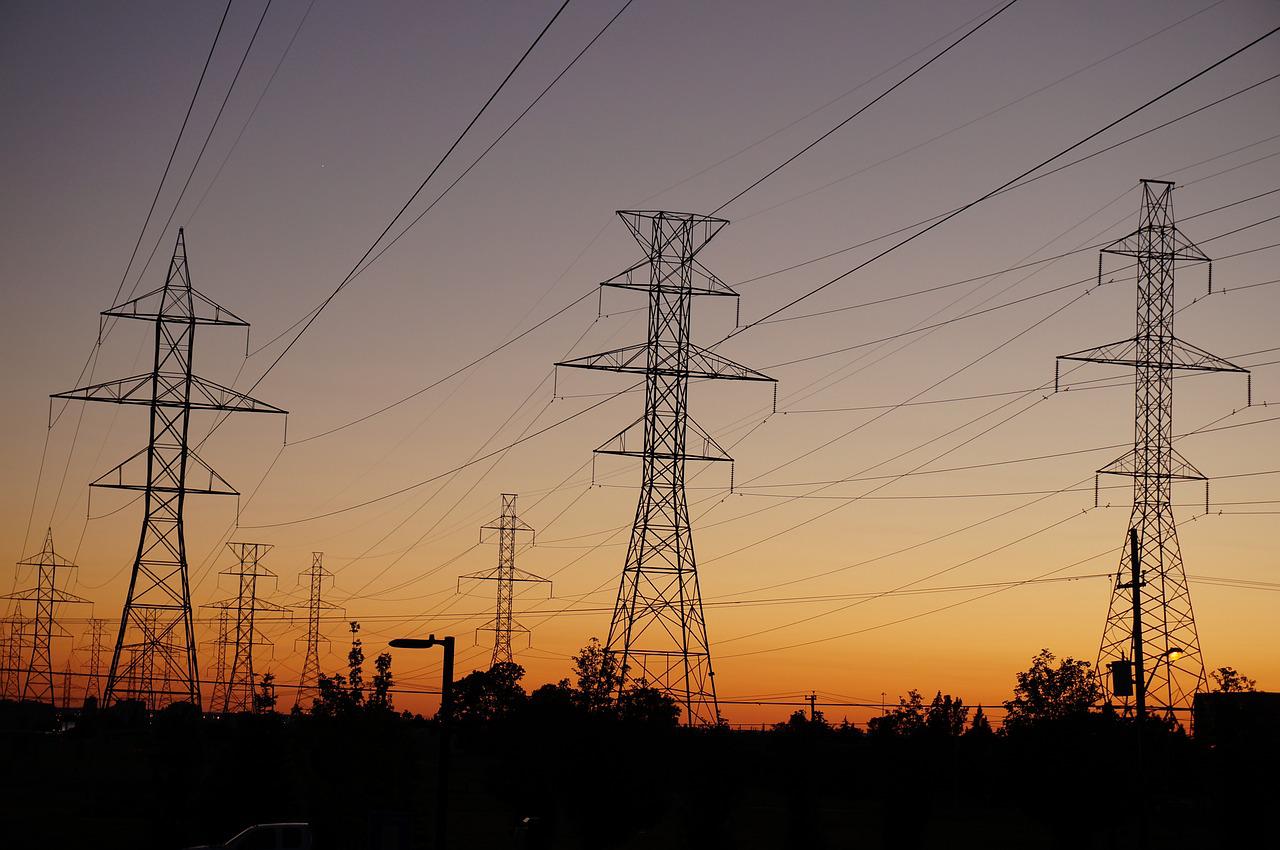 Stromnetz am Limit – Erneuerbare müssen immer öfter abgeregelt werden