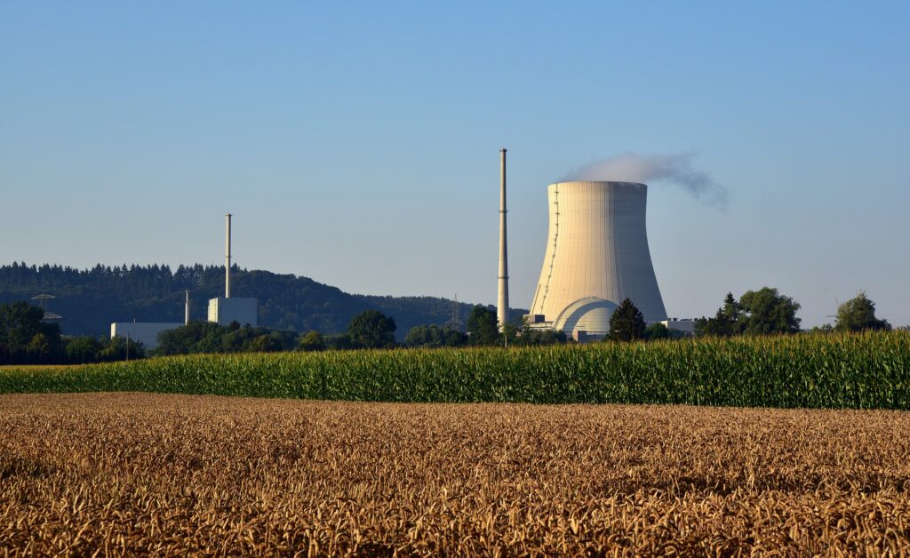 Der Japanische Premierminister fordert ein Umdenken und damit eine Rückkehr zur Atomkraft, um die Energiesicherheit zu gewährleisten