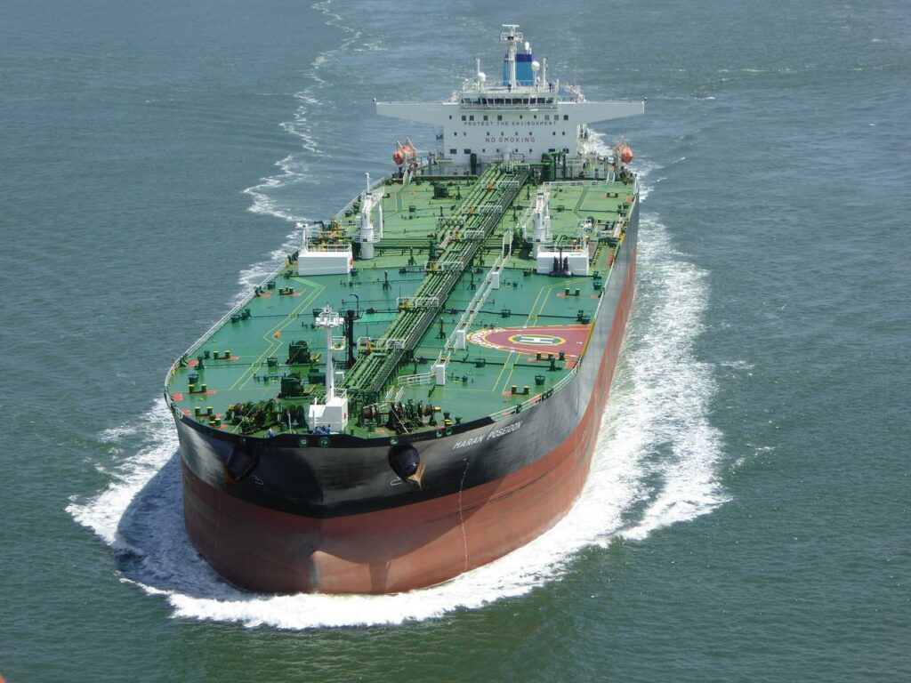 Russische Ölexporte in die EU laufen auf Hochtouren. Ganze Tankerflotte aus Russland läuft europäische Häfen nur nicht in Deutschland