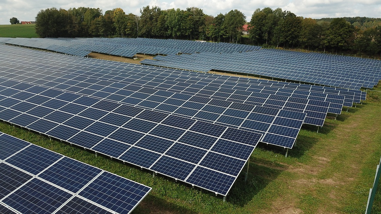 Tausende alter Solarmodule landen weltweit auf Deponien