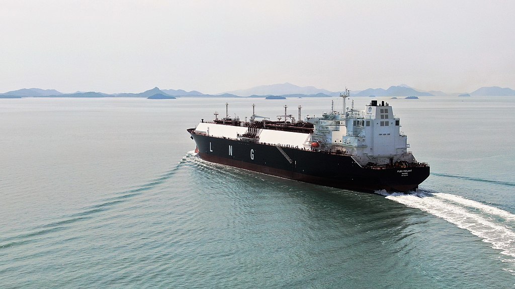 Händler lassen LNG-Tanker vor den Küsten warten, um die Preise nach oben zu treiben. Gas ist zum Spielball von Spekulanten geworden.