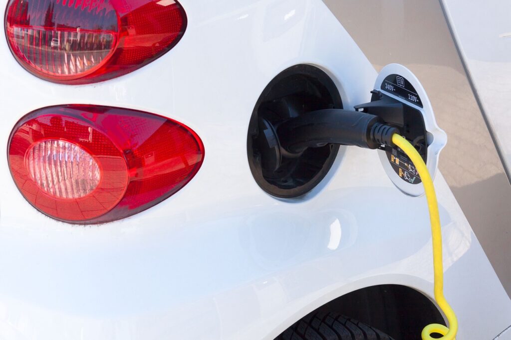 CO₂-Ausstoß erreicht bei Elektroautos beim deutschen Strommix 175 g CO₂/km. Moderne Diesel schneiden besser ab