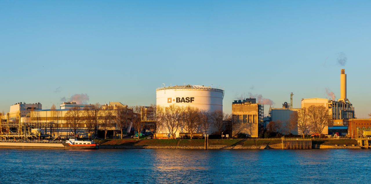 Energiekosten: Chemieindustrie in Deutschland plant Stellenabbau und verlegt Investitionen ins Ausland