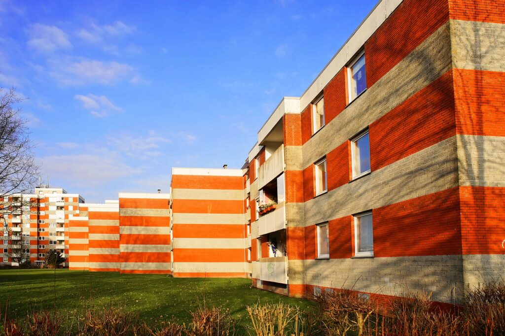 Mieter müssen bei Heizungssanierung tiefer in die Tasche greifen. Modellrechnung kommt auf Mieterhöhung bis zu 2634 Euro im Jahr