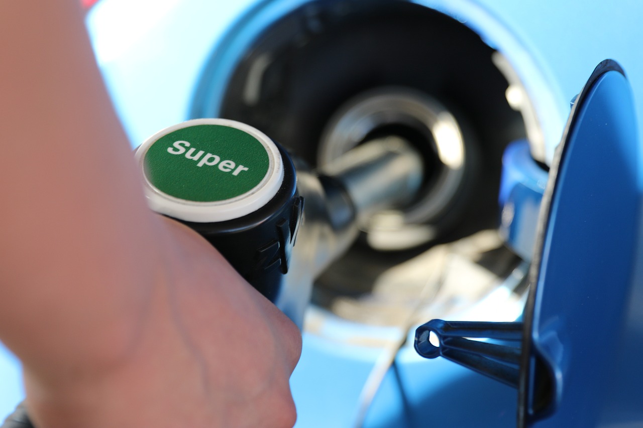 Forsa-Umfrage zeigt: Benziner wieder im Trend, Elektroautos kämpfen mit Imageproblem
