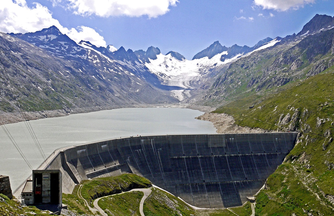 Schweizer Strombilanz trügerisch: CO2-Anstieg und Abhängigkeit von ausländischem Strom