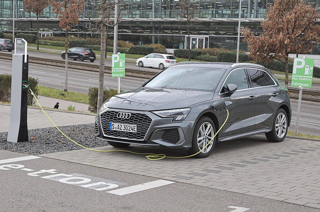 Bei den deutschen Automobilherstellern kollabiert das Geschäft mit den Plug-in-Hybriden