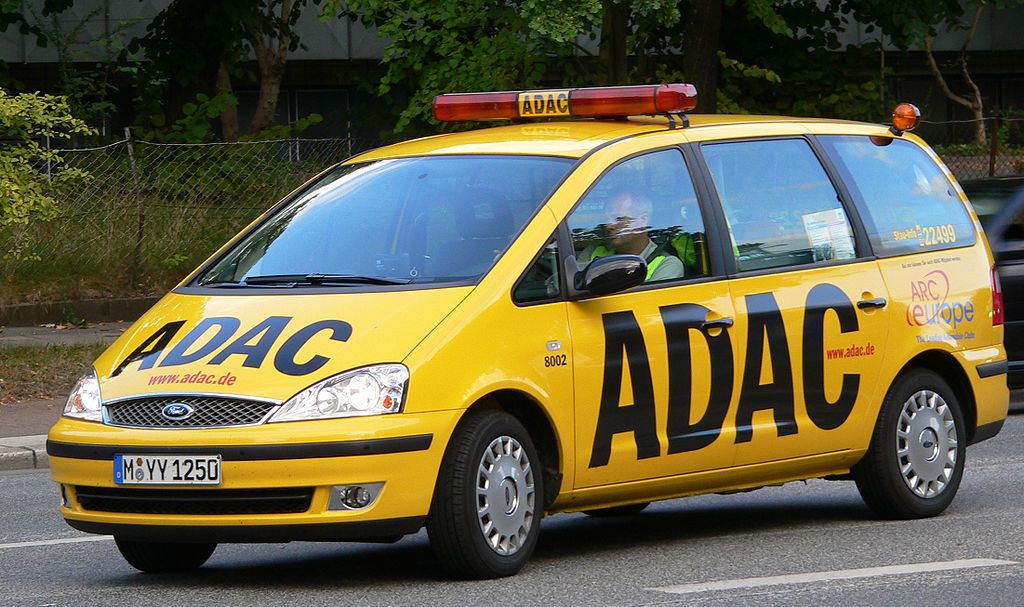 Technologieprobleme bei E-Autos: ADAC erwartet Anstieg von Pannenfällen. 2022 mehr als doppelt so viele Pannen bei E-Autos als ein Jahr zuvor