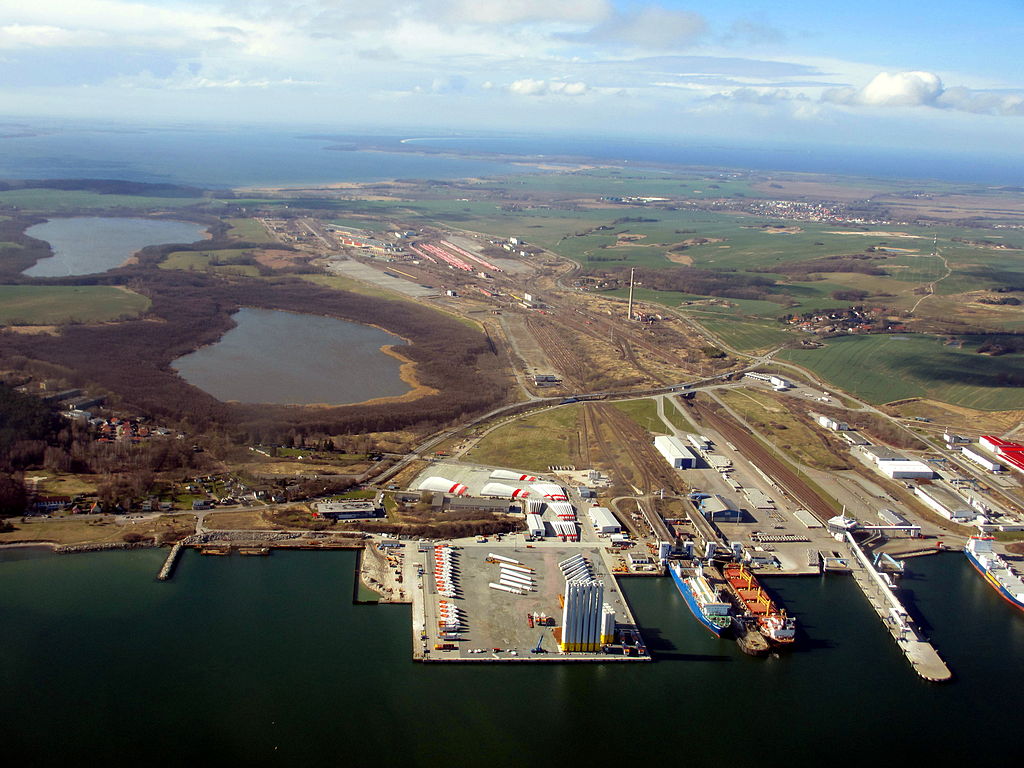Bundeswirtschaftsministerium benennt den Hafen Mukran auf Rügen als besten Standort für LNG-Terminal im Ostseeraum