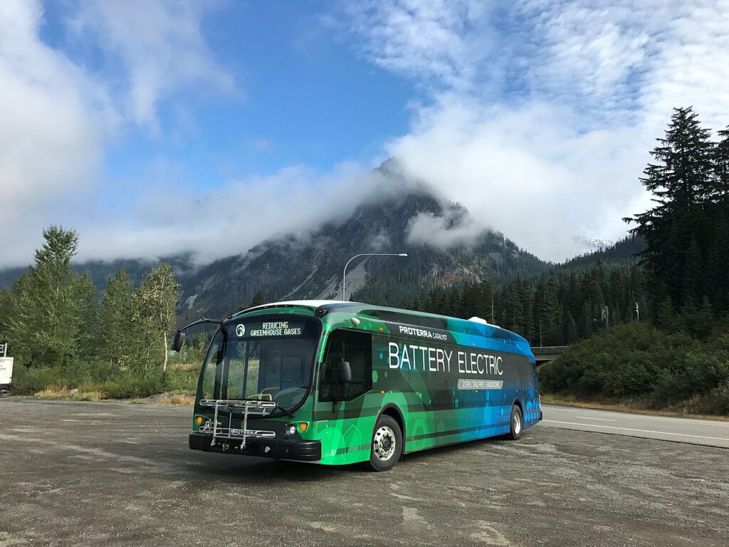 Elektrobus-Hersteller Proterra hat Gläubigerschutz beantragt.  Warum der E-Bus Riese jetzt ums Überleben kämpft