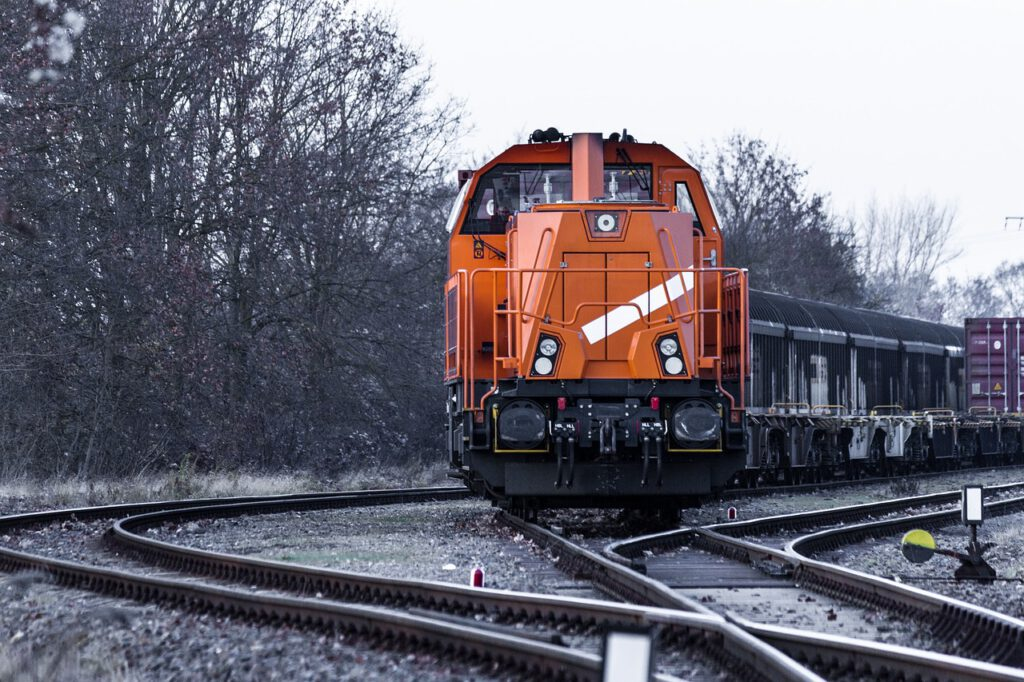 Hohe  Strompreise - DB Cargo UK tauscht Elektroloks gegen Lokomotiven mit Dieselmotoren aus. Diesel soll durch Biokraftstoffe ersetzt werden