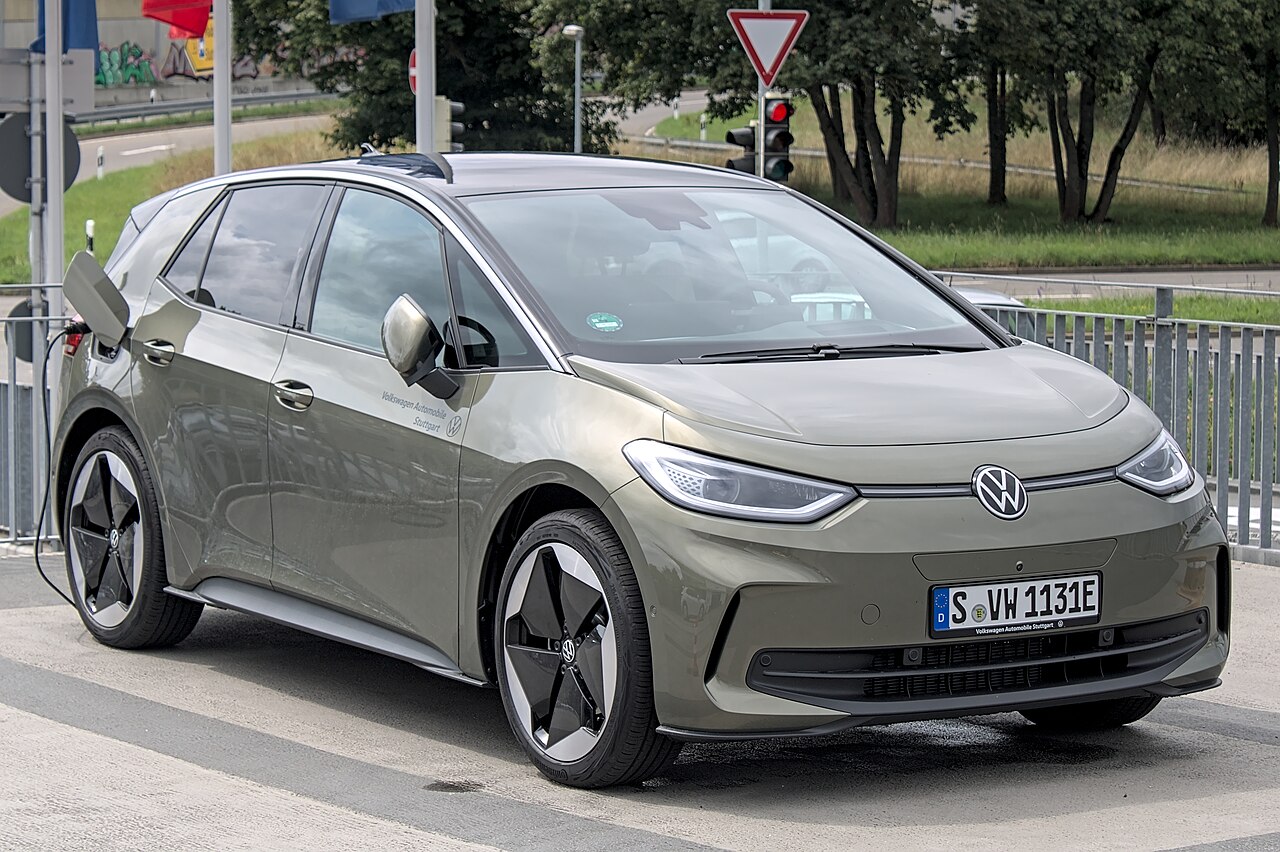 Geringe Nachfrage nach E-Autos – drohender Jobabbau bei Volkswagen