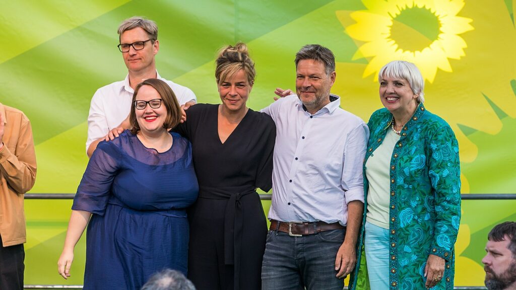 Die Grünen als Rezessionspartei: Wie Umweltpolitik die Wirtschaft schrumpfen lässt. Die Politik der Grünen könnte in ganz Europa teuer werden