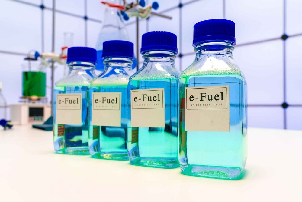 Die Produktion von E-Fuels bietet eine Alternative zu fossilen Kraftstoffen. In Dänemark setzt European Energy auf E-Methanol aus Biogas.