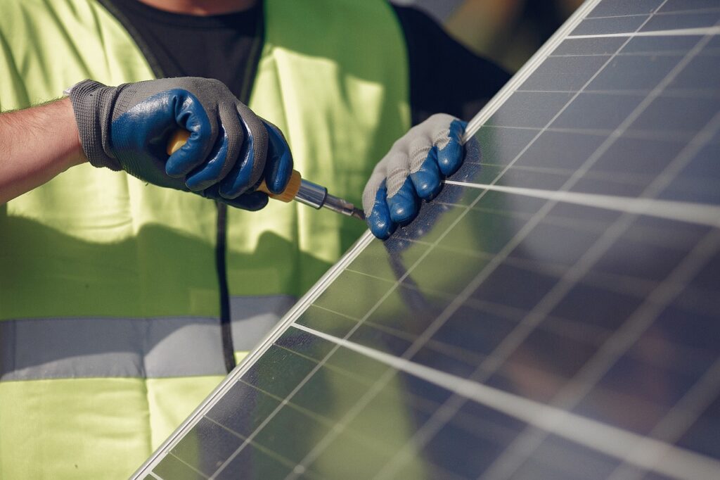 Preisverfall bei Solarmodulen - deutsche Solarindustrie in der Krise - Wirtschaftsministerium plant weitere Subventionen