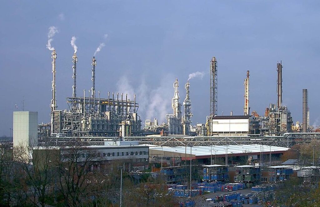 Europas Petrochemiebranche wegen Energiekosten vor dem Aus: Billigere Importe ersetzen heimische Produktion von Kunststoffen