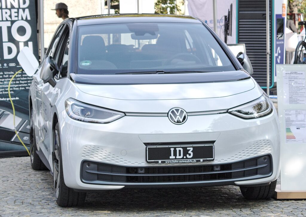 Volkswagen stoppt Elektroauto-Produktion wegen geringer Nachfrage und streicht 500 Arbeitsplätze in Zwickau