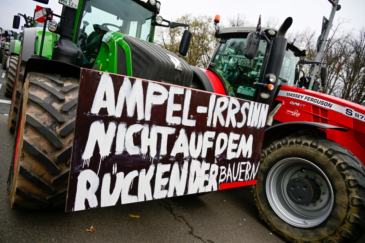 Regierung nimmt Kürzungspläne bei Bauern teilweise zurück – Protest geht weiter