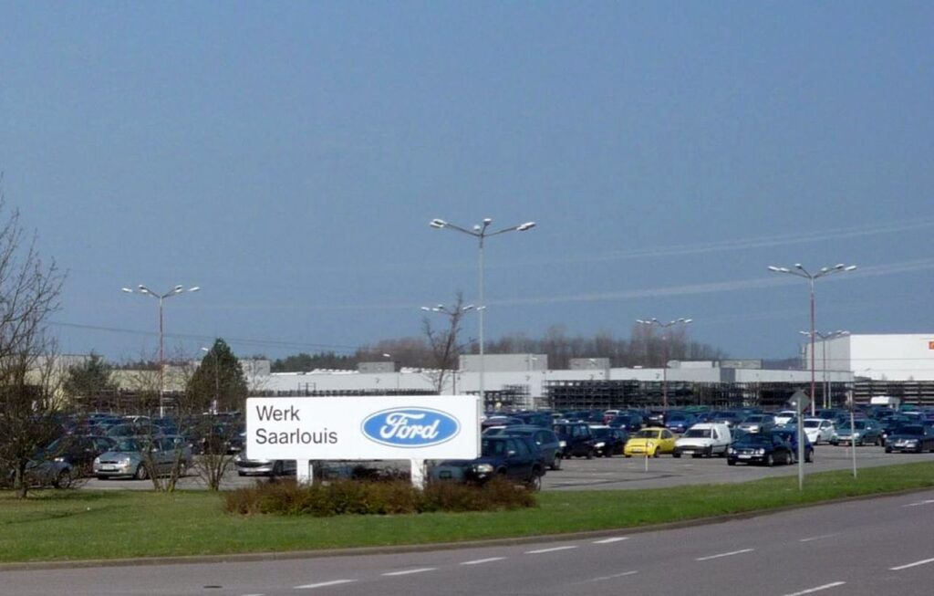 Ford streicht im Werk Saarlouis 3500 von 4500 Stellen. Jobgarantie für die verbleibenden 1000 Mitarbeiter bis 2032