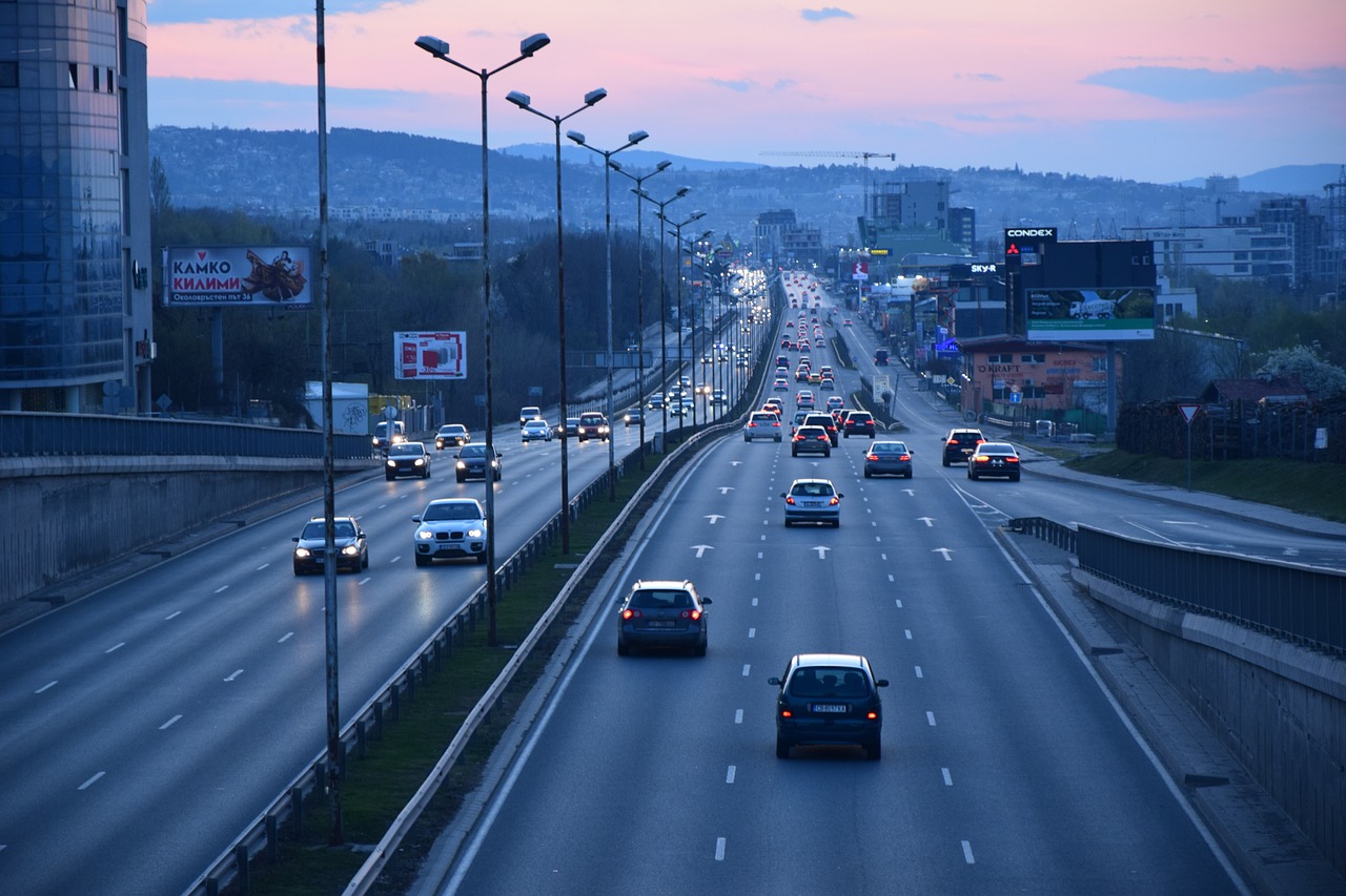 DAT-Report 2024: Warum das Auto in Deutschland unverzichtbar bleibt