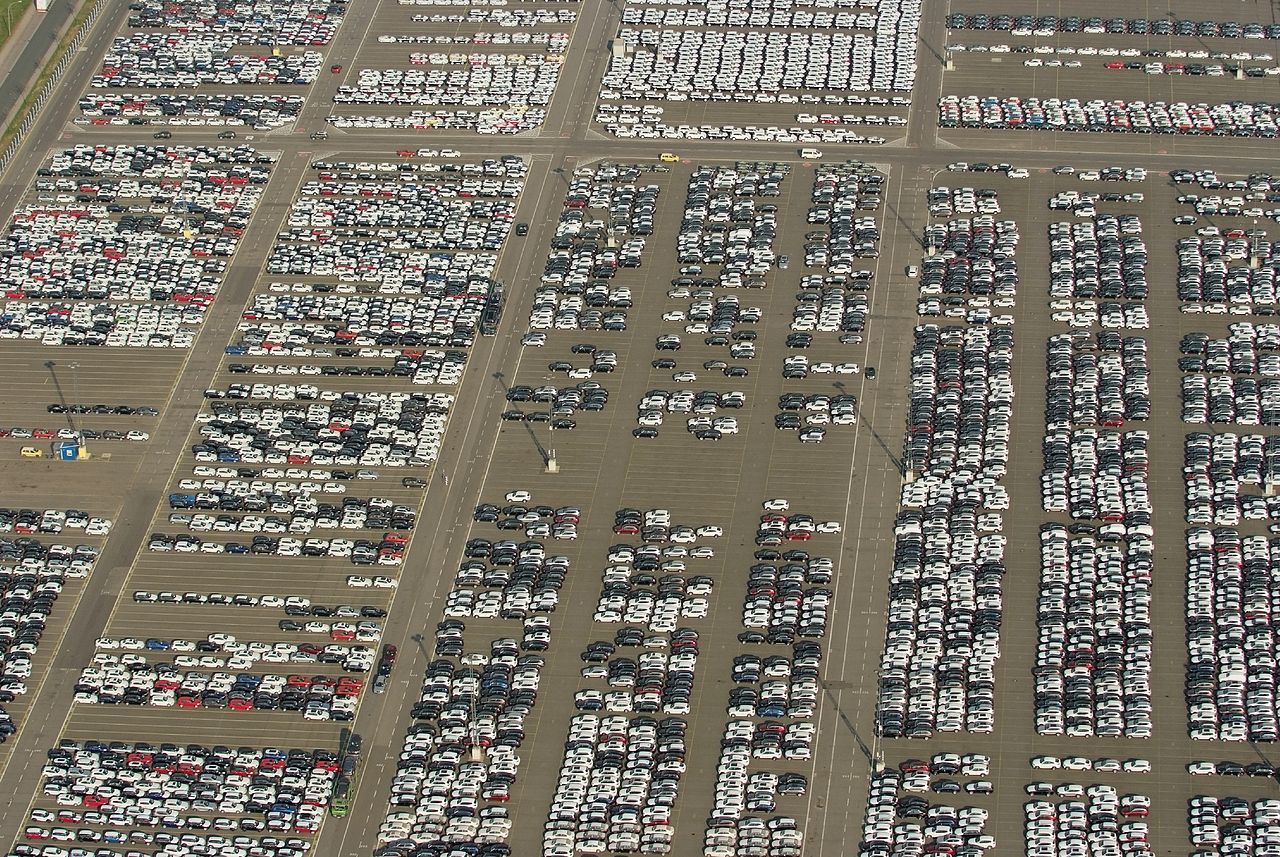 Überfüllte Häfen – Bremerhaven und Zeebrugge werden chinesische Elektroautos nicht los