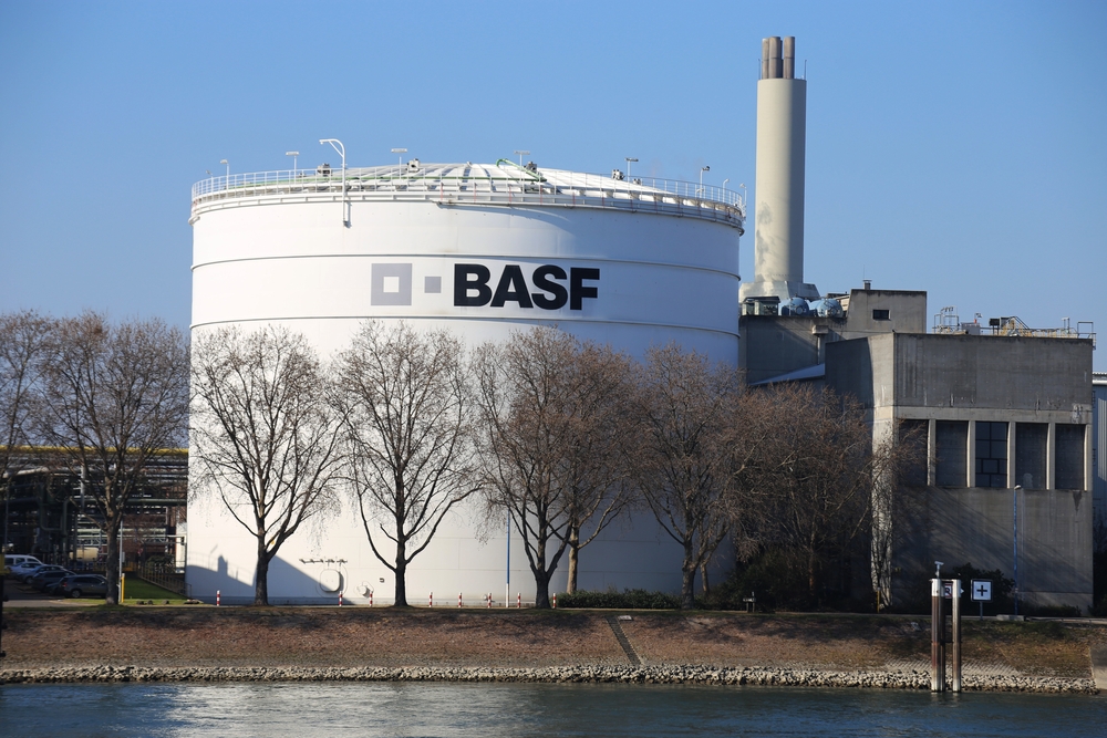 BASF verabschiedet sich still und leise aus Deutschland - elf deutsche Produktionsanlagen werden geschlossen, auch einige relativ neue. 