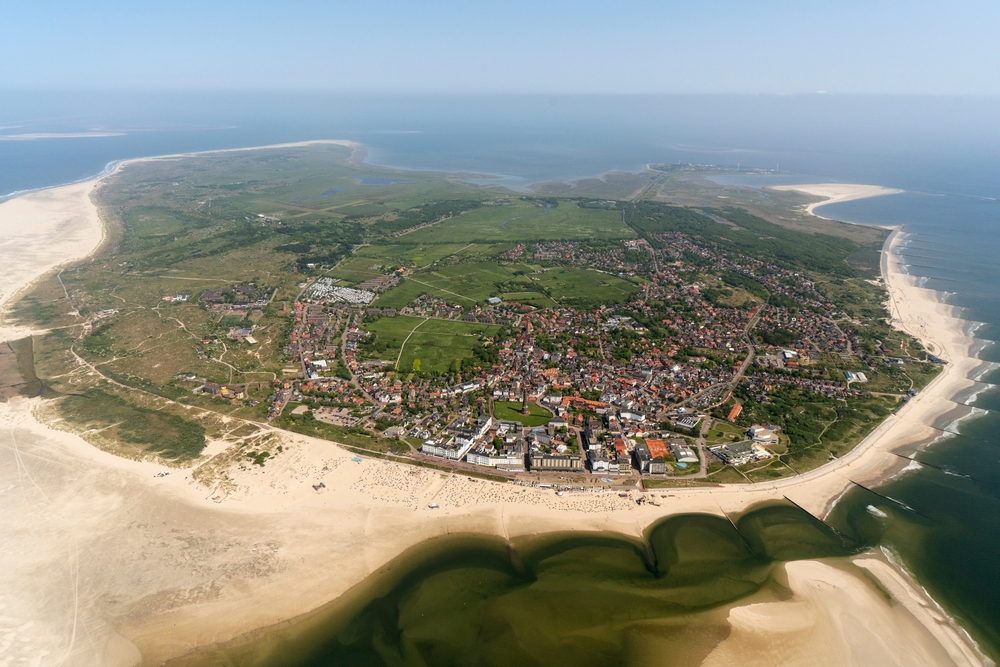 Niederländisches Gericht erlaubt umstrittene Erdgasbohrungen bei Borkum – Umweltschützer enttäuscht und planen weitere juristische Schritte