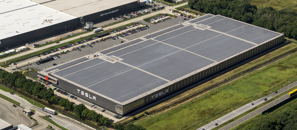 Absatzprobleme  - Tesla stoppt Produktion: Fünf Tage Produktionspause im Werk Grünheide geplant - Tausende Neuwagen ausgelagert