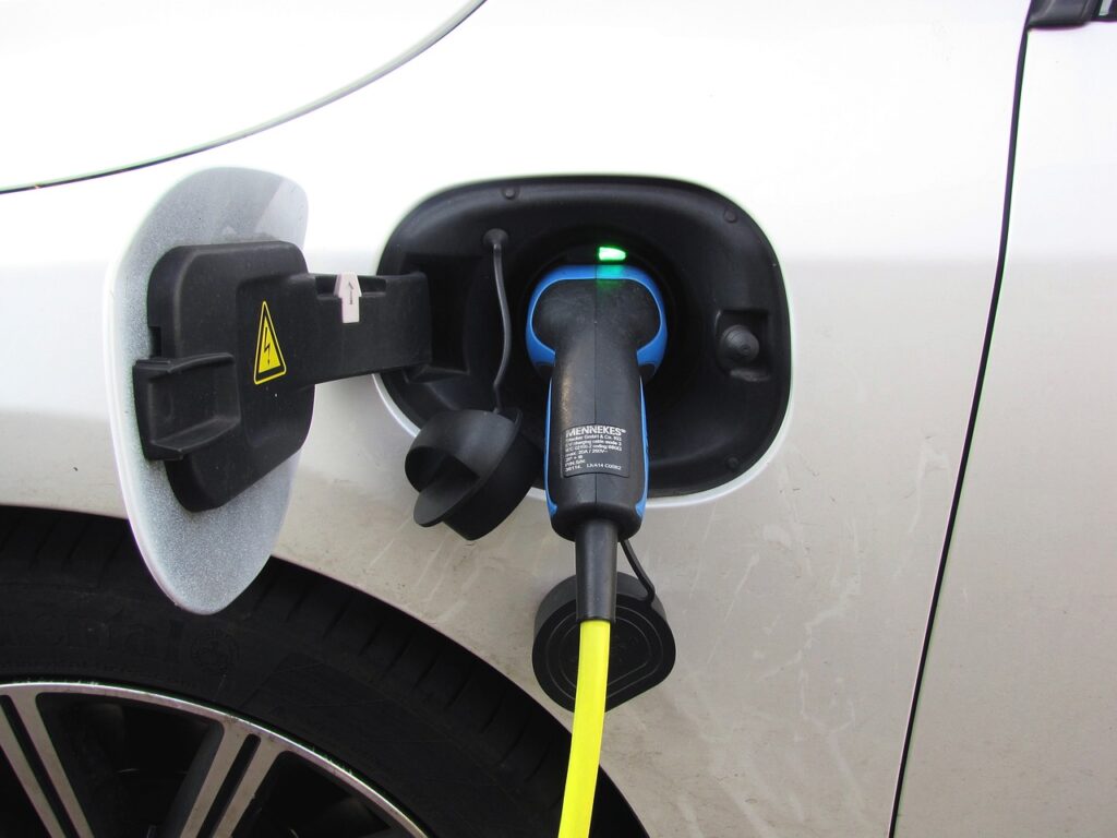 Das Ende der Plug-in-Hybride naht - EU erlässt strengere CO₂-Regulierungen ab 2025 - elektrische Reichweite müsste auf das 4-fache steigen