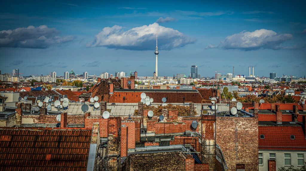 Der CDU_Politiker Christian Gräffs fordert, die Mieten in Berlin vom Einkommen der Bewohner abhängig zu machen 