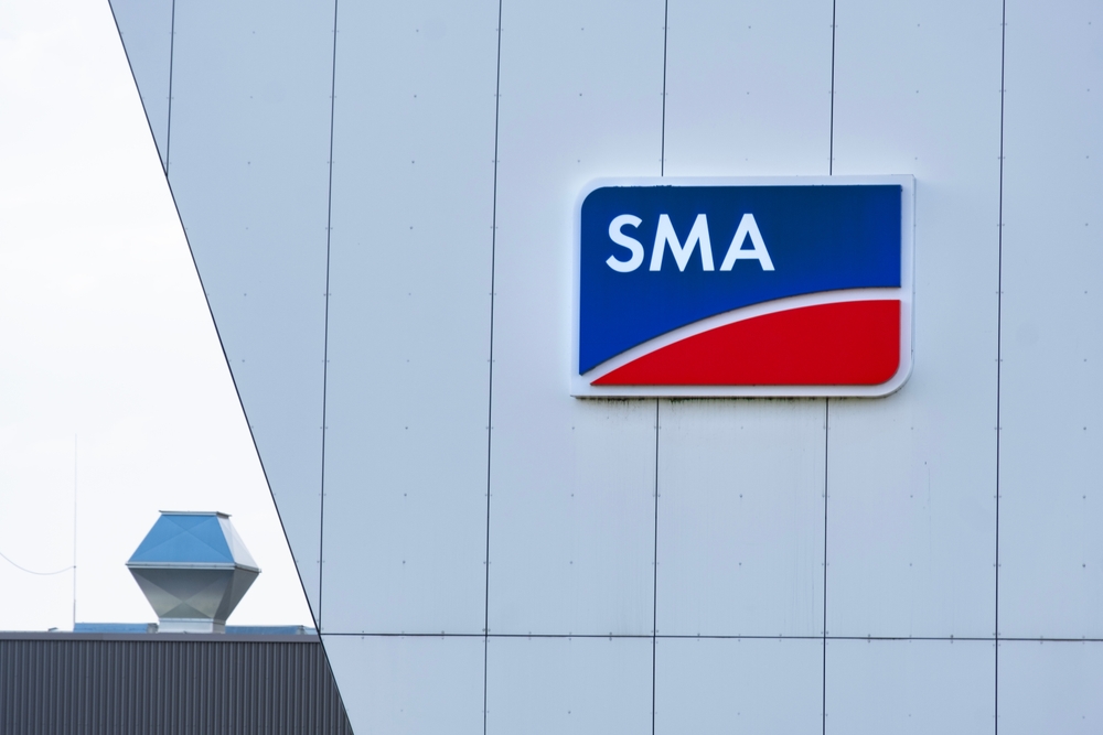 SMA Solar in finanziellen Schwierigkeiten –  Einsparmaßnahmen und drohender Stellenabbau