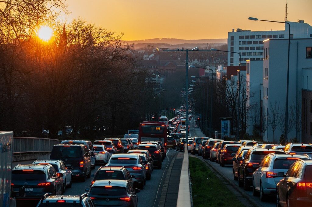 Spannungen um CO₂-Flottengrenzwerte: Die Diskrepanz zwischen politischen Zielen und Umsetzungsfähigkeiten der Industrie