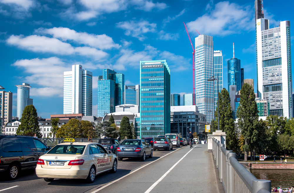 Massive Verkehrsprobleme in Frankfurt - grüne Anti-Auto-Politik führt zu 70 % Umsatzeinbuße beim Einzelhandel.