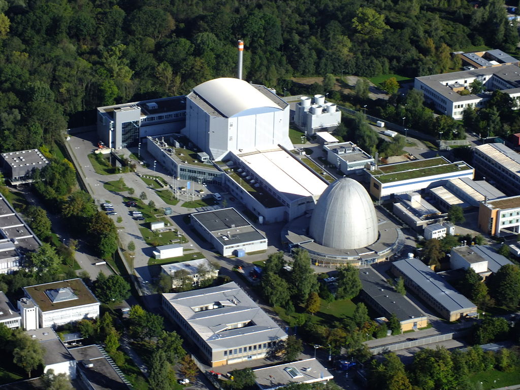 Nach fünf Jahren Stillstand soll der Forschungsreaktor FRM II der Technischen Universität München wieder in Betrieb genommen werden