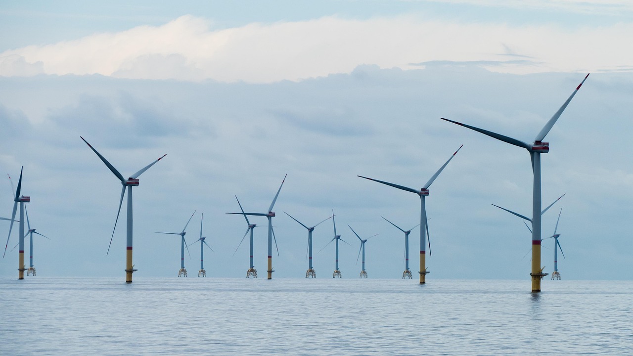 Tausende Tonnen Farbpartikel von Offshore-Windrädern belasten die Meeresumwelt