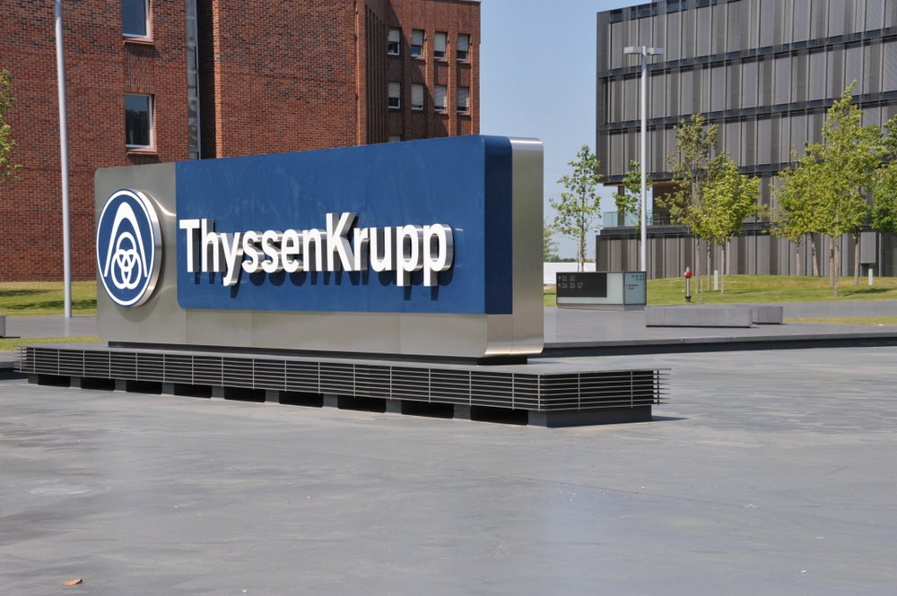 Thyssenkrupps Milliardenprojekt in Duisburg droht zu scheitern. Fehlender Wasserstoff und finanzielle Hürden gefährden den grünen Stahl