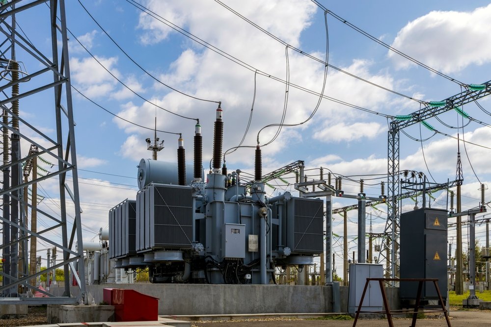 Knappheit bei Transformatoren gefährdet Stromnetzausbau und Energiewende – Engpässe verschärfen sich weltweit