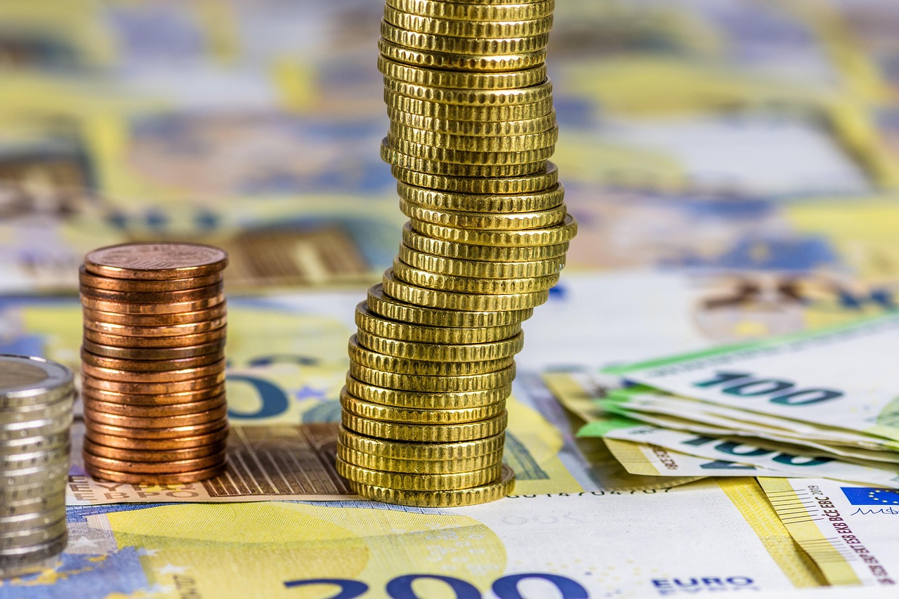 Öffentliche Ausgaben steigen 2024 erstmals auf mehr als zwei Billionen Euro