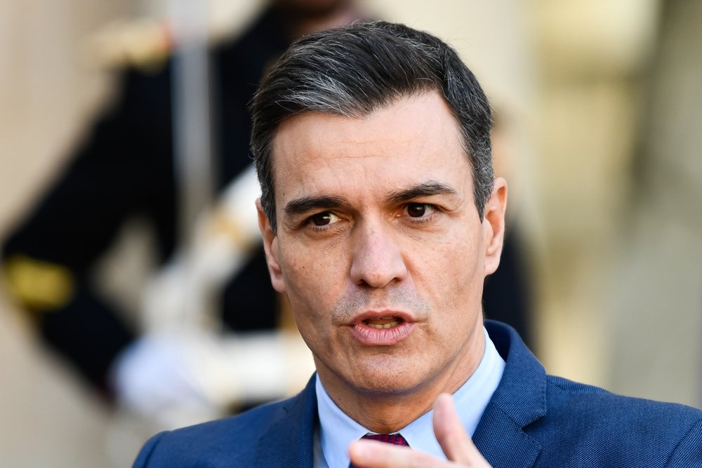 Spaniens Ministerpräsident Sánchez hält an der Energiewende fest und setzt auf stärkeren Ausbau von Speichern und Netzen