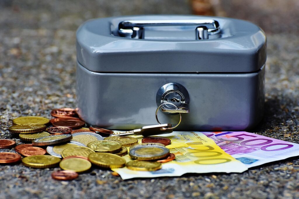 Die EU beschränkt Bargeld: Ab 3.000 Euro Identifikationspflicht, ab 10.000 Euro Barzahlungen verboten. Das ändert sich 2027 für Verbraucher
