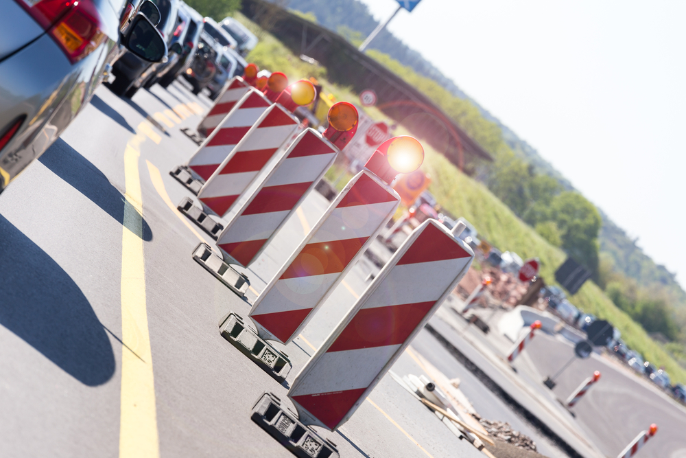 Haushaltskrise stoppt Autobahn-Bau: Keine Ausschreibungen, keine neuen Projekte. Ausbau und Sanierung verschoben, Unternehmen in Kurzarbeit