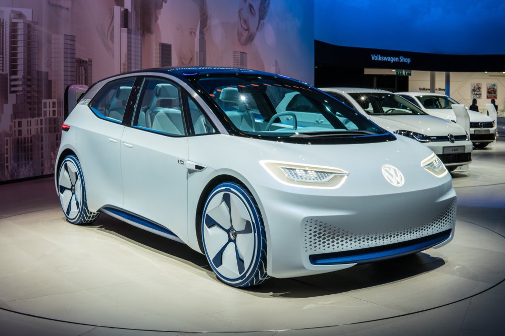 Motorenexperte Fritz Indra: „Niemand verdient an Elektroautos Geld“ – Massive Kritik an VW, E-Autos und Politik