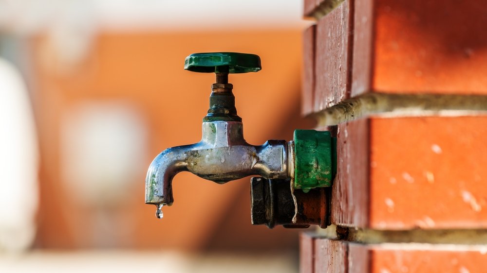 Bayern führt 2026 den Wassercent ein – neue Abgabe belastet Haushalte und droht wie die CO₂-Abgabe zum teuren Symbol ohne Wirkung zu werden