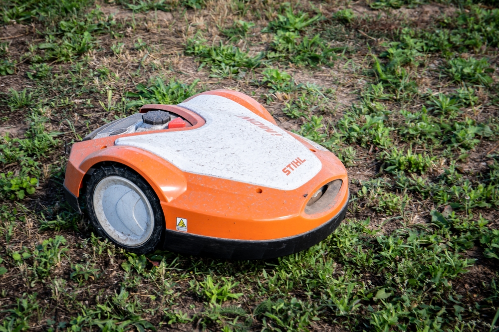 Stihl verlagert Entwicklung und Produktion der Mähroboter nach China – Industriestandort Deutschland verliert an Relevanz