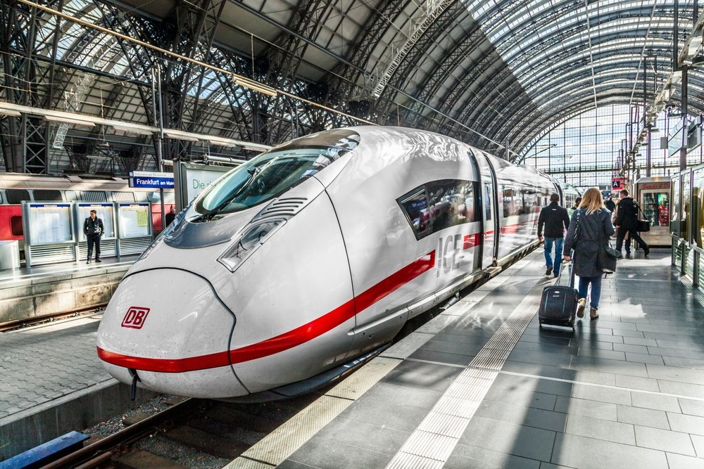 Deutsche Bahn reduziert bis 2036 ihre Fernzüge um 20 % und halbiert die Modellvielfalt, um Kosten zu senken