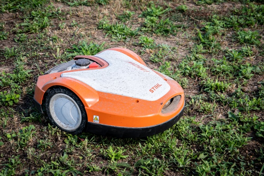 Stihl verlagert Entwicklung und Produktion der Mähroboter nach China – Industriestandort Deutschland verliert an Relevanz