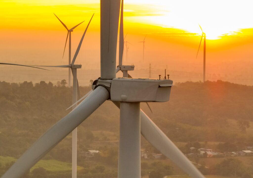 Konflikt um Windkraftausbau: Bürgerinitiative warnt vor „horrendem Wahnsinn“, Anwohnerprotest wegen Wertverlust und schlaflosen Nächten